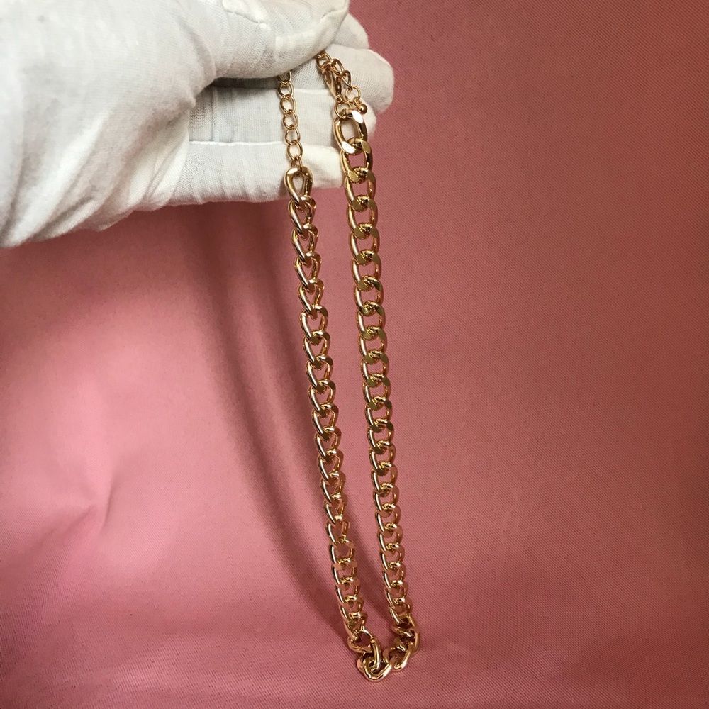Gold Link Chain - Picture 2 of 4